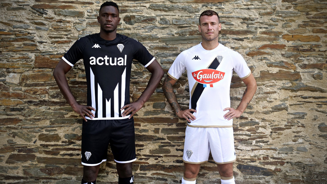 ANGERS SCO PRÉSENTE SES NOUVEAUX MAILLOTS KOMBAT™ PRO HOME & AWAY POUR LA SAISON 2022-2023